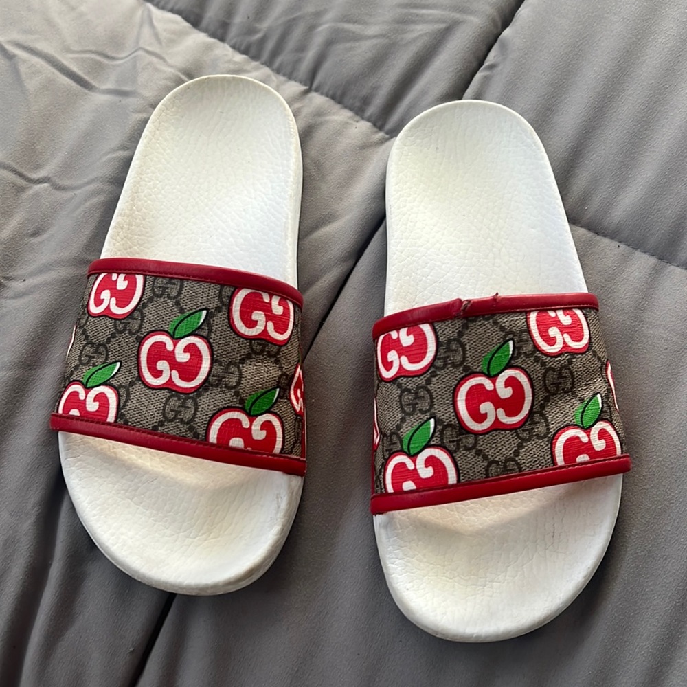 GUCCI slides